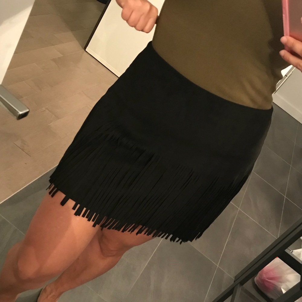Suede fringe skirt perfect for fall!!❤️💫